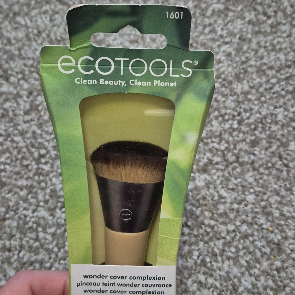 ecotools Wonder Cover Complexion Brush